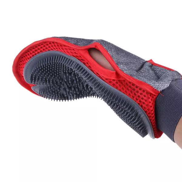 Pets-Shop. Close-up of a red and grey sporty pet shoe with a flexible treaded sole. Shopets-Amazon.